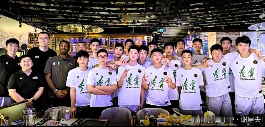 韩德君化身副总慰问+犒劳辽宁少年队，以体育局和俱乐部名义，残阵夺U15第六名难能