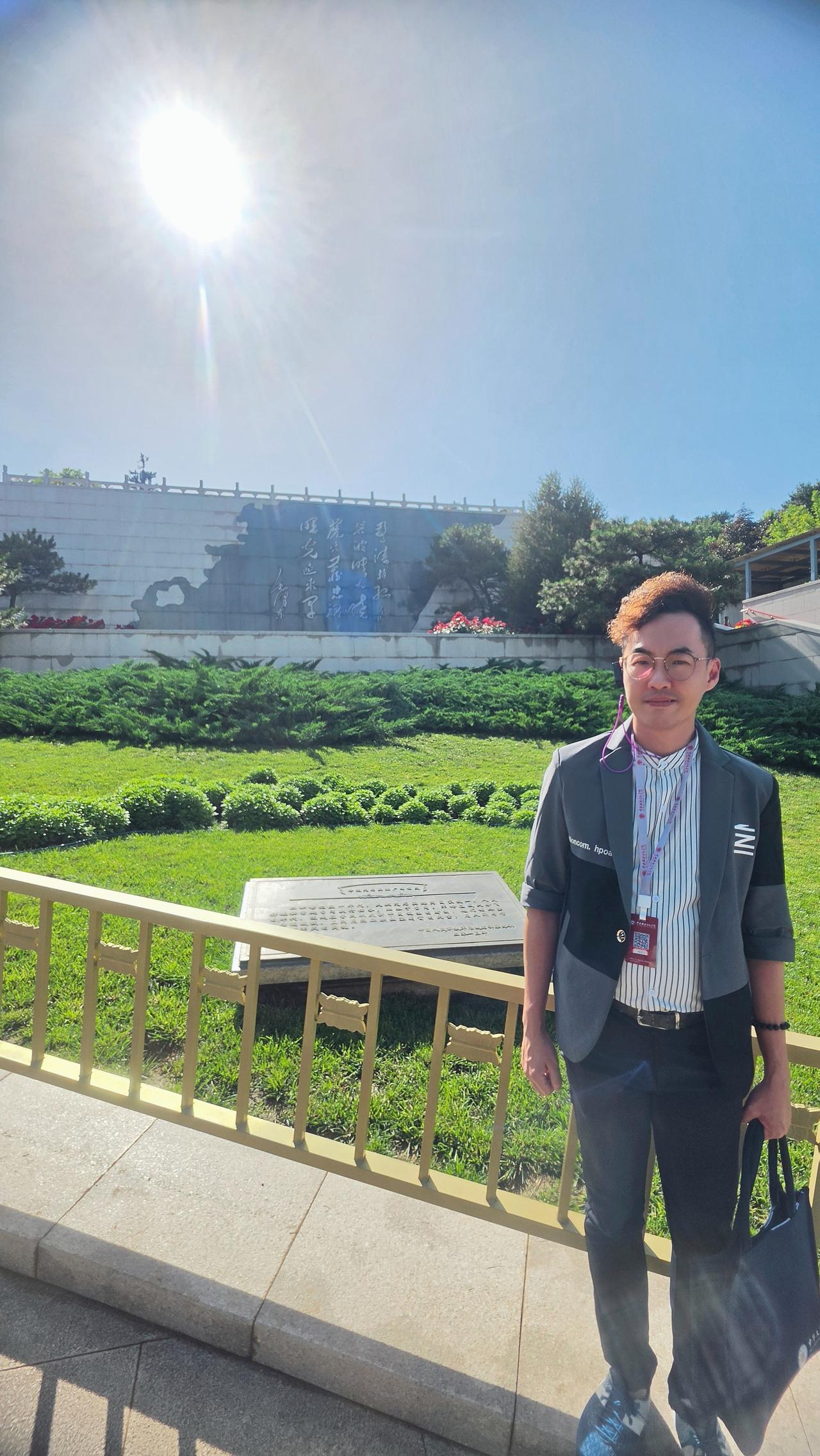 高sir先后前往北京西山国家森林公园内的无名英雄纪念广场与中关村低空经济研发中心