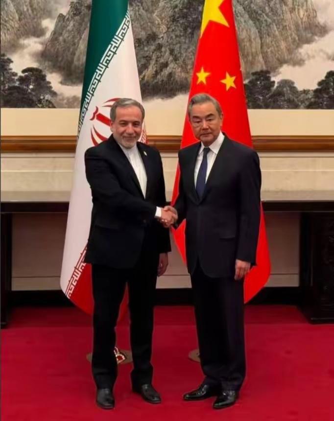 中伊谈完了！伊朗认可中国方案，临走前：王毅给伊外长提了一个醒

5月6日晚上，伊