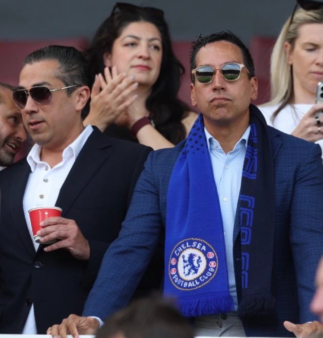 切尔西老板费利西亚诺：嗯，我们去年刚赢了两座奖杯，所以你知道……这其实取决于谁的