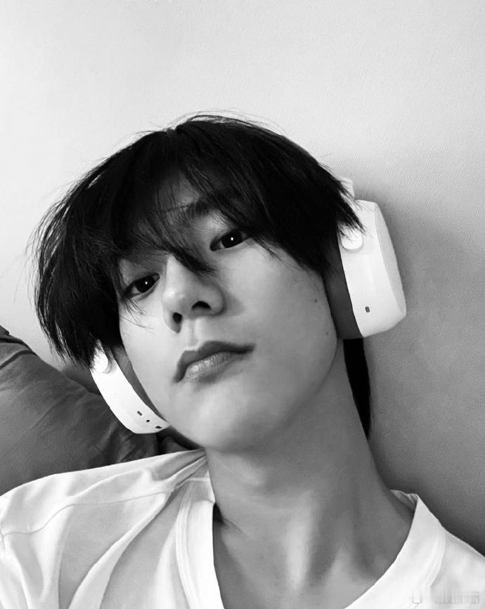 刘家祎官宣十日终焉肖战刘家祎合作十日终焉  刘家祎官宣《十日终焉》，饰演韩一墨，