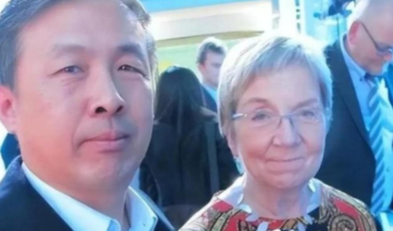 “晚一秒就万劫不复！中国该立刻向美国低头，交出发展权才能保命！”很多人想起来20