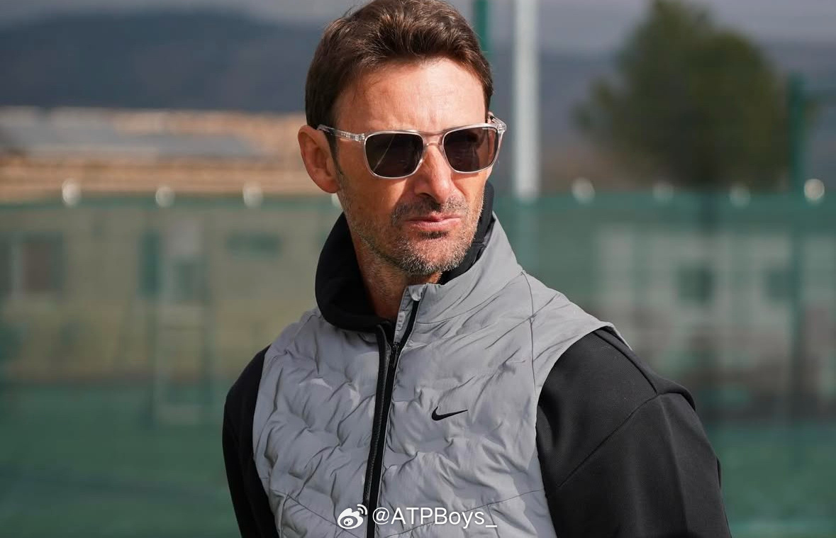 atpboys  异地男友见面前偷偷捯饬大变活人费雷罗｜ 