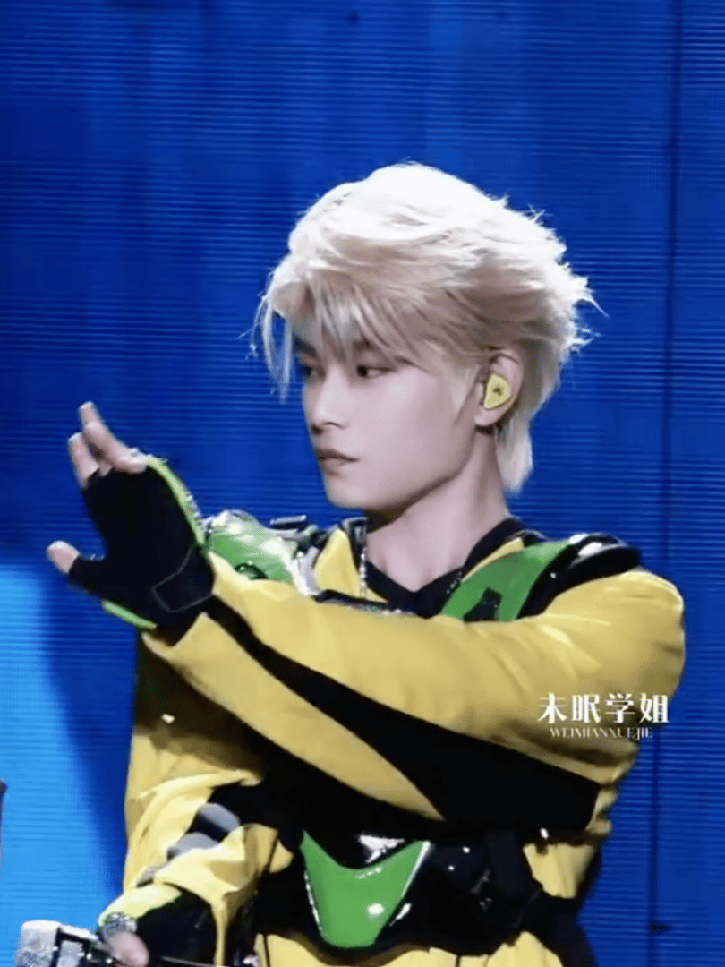 全世界最会摆bitch脸的女人 表的要命[捂嘴哭] ​​​
