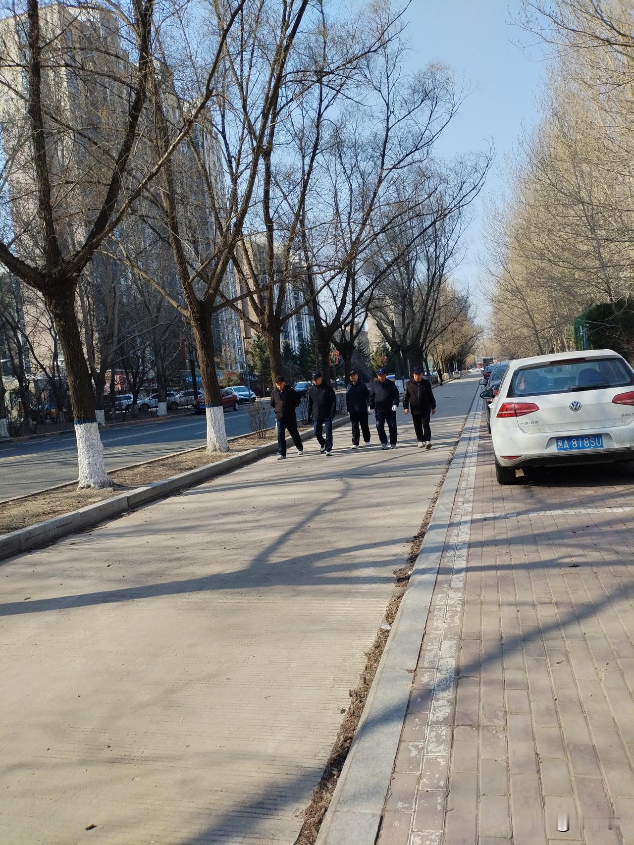 我是不会因为汽车涨价而提前买车的。
   每个家庭都有不同的情况，对这个问题不能