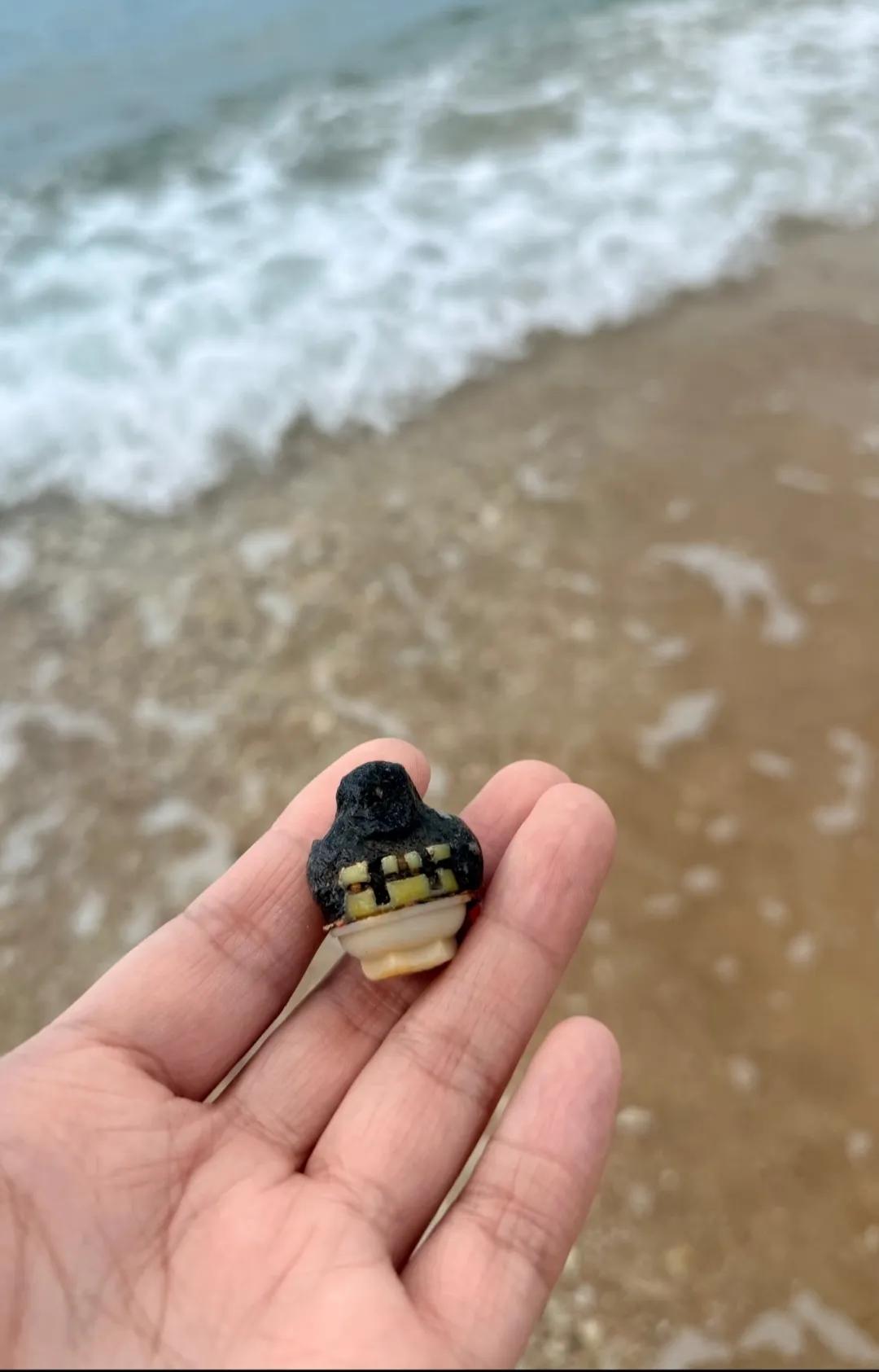 海边捡到一个古怪的物件，底部刻着天堂二字，觉得有点诡异，又放回大海了，有人知道这