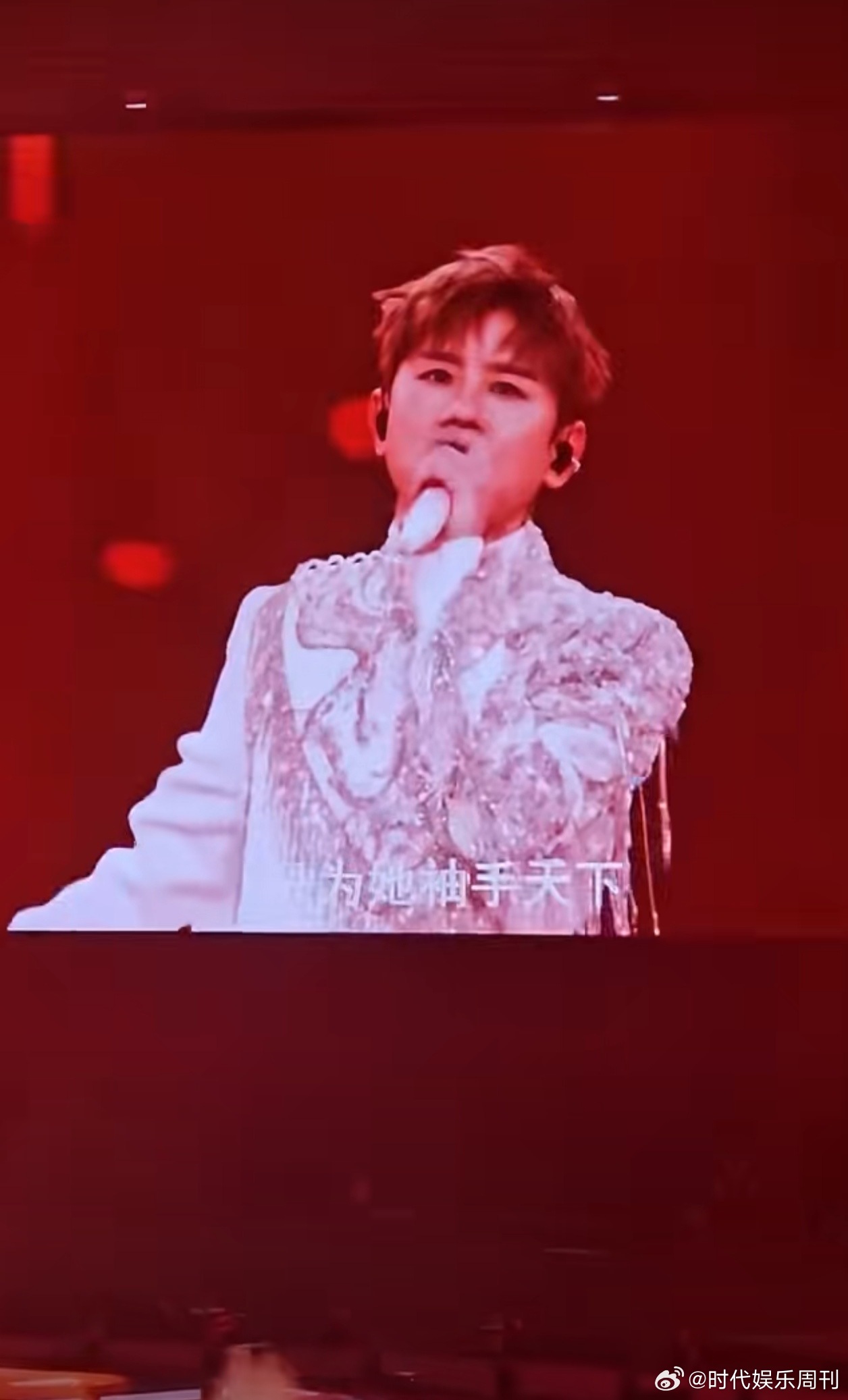 全网热议张杰大提琴版《天下》！低沉弦乐铺陈宿命，一开口便是壮阔江湖！张杰大提琴版