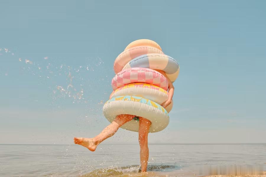 我不想为任何人的夏天负责，除了我自己的夏天。----- 希内德·格利森 ​​​