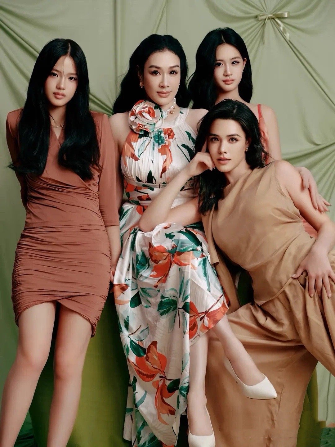 钟丽缇的三个女儿都是浓颜系，关键是气质也都不错 ​​​