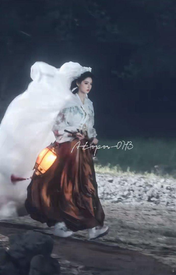 艾米 百妖谱白纱路透艾米《百妖谱》白纱路透来了，这套妆造美得直击人心，妥妥就是神