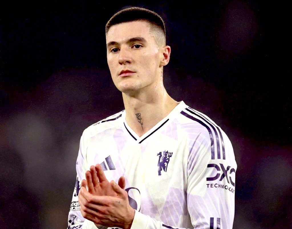 本杰明·谢什科明天应该在对阵埃弗顿的比赛中为曼联首发吗？🇸🇮👇曼联 本杰明