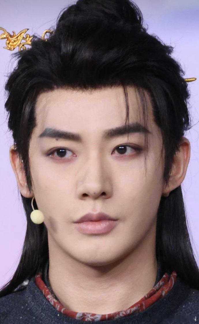 同场活动四选一邓为 侯明昊 王星越 余景天 ​​​