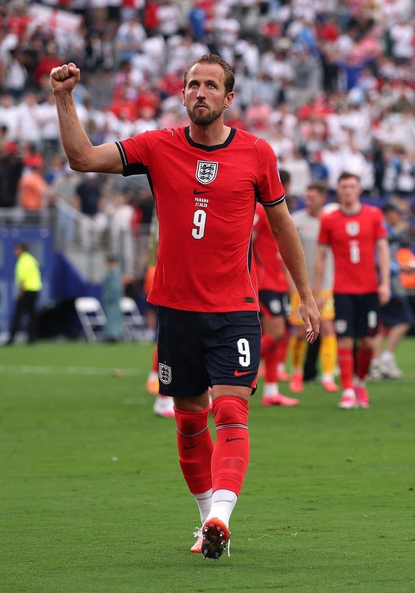 三狮军团稳中求胜！贝林传射凯恩破门，英格兰2-0巴拿马锁定头名出线6月28日凌晨