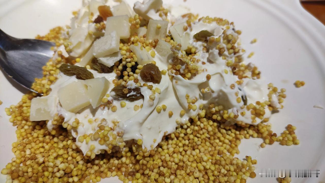 [呲牙]此物只在天上有，人间难得一美味！
大家看一看，这个好吃的，认识吗？
你吃