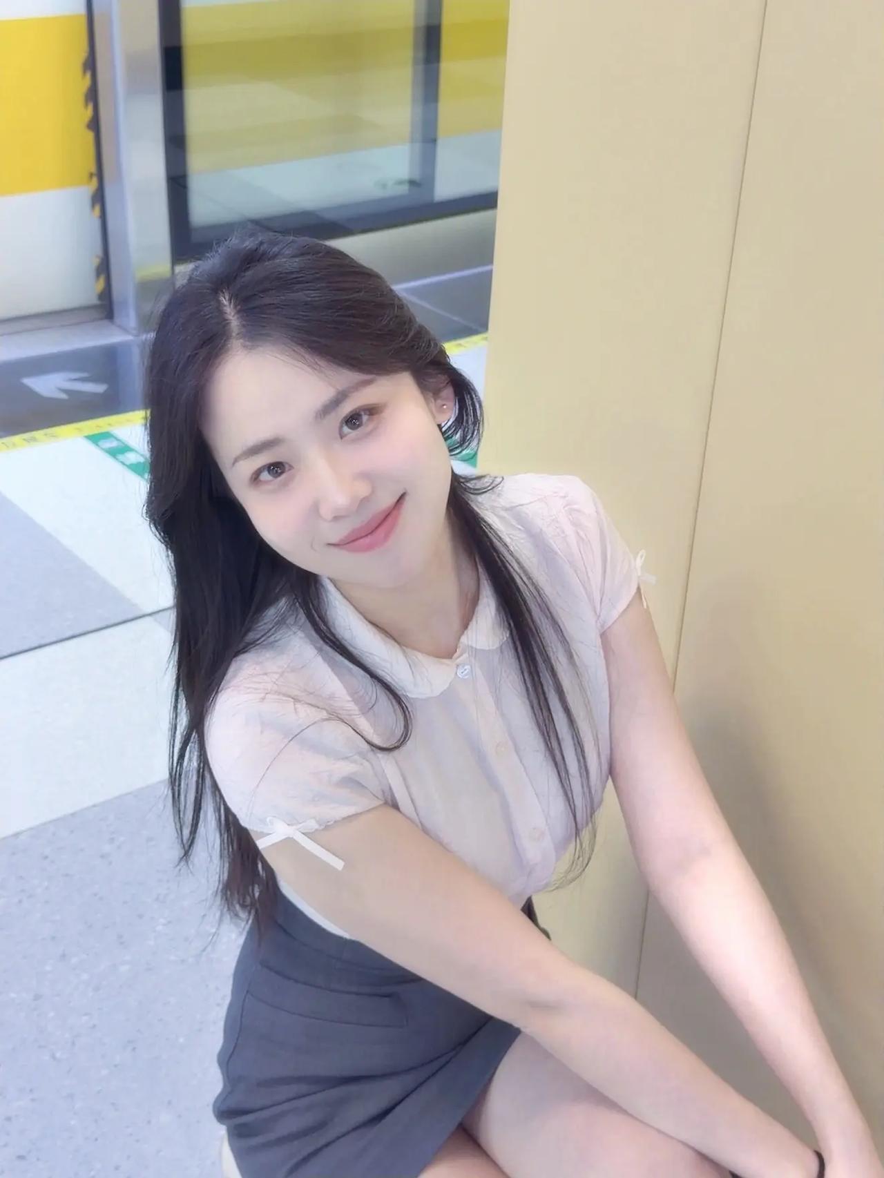 请往前走，
不要在此停留！

地铁甜妹照 地铁女学生 地铁少女自拍 地铁自拍女 