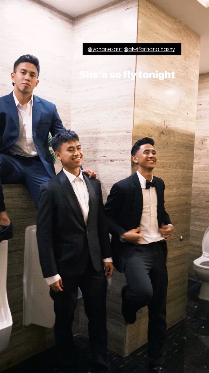 大哥们真是神人，在🚾又唱又跳 