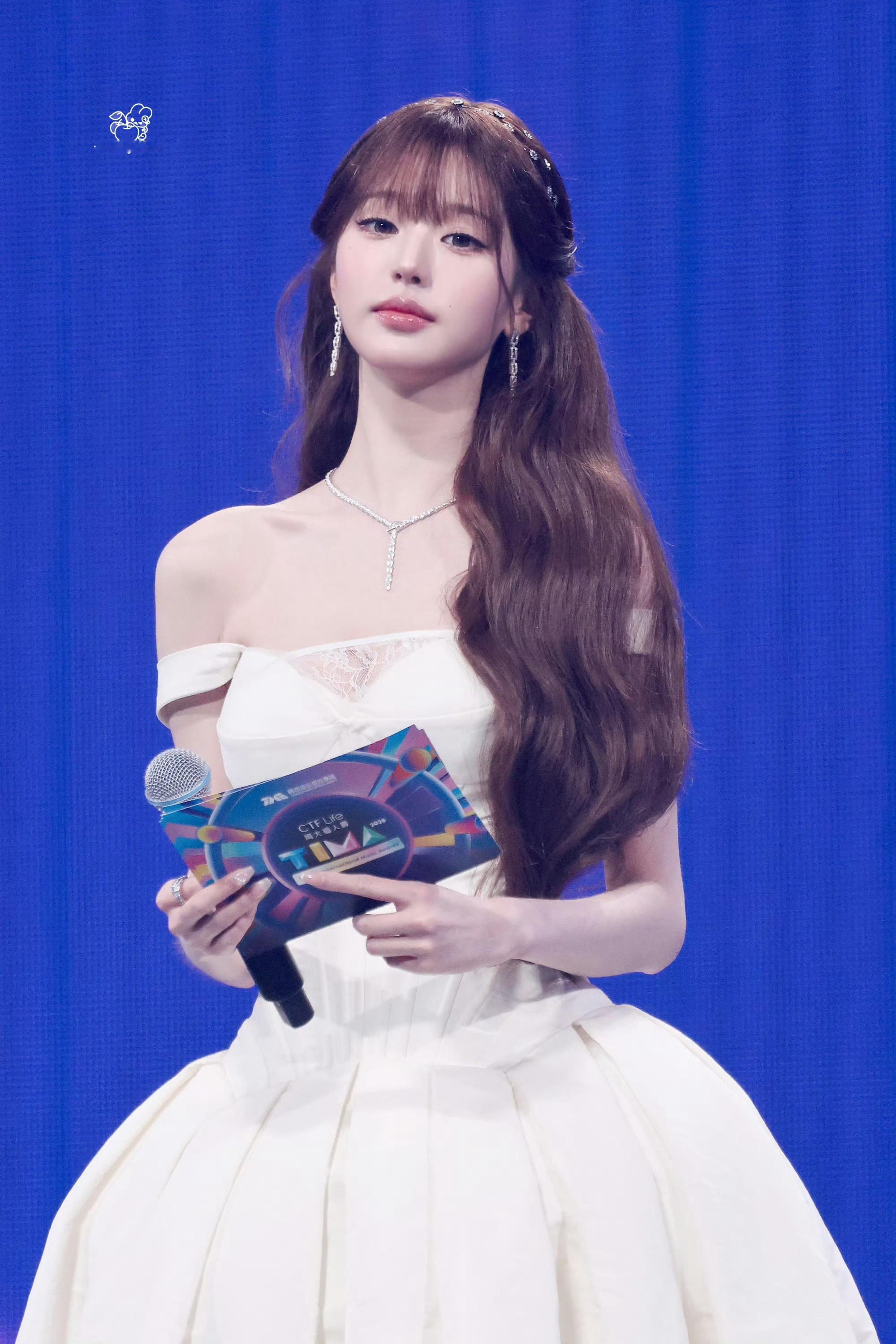 张元英TIMA主持女神来的 