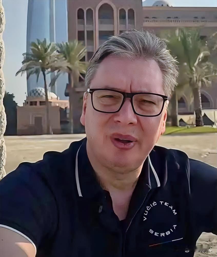 塞尔维亚总统武契奇，对着全国的镜头，一字一句复述了那个危险计划：针对他的孩子做出