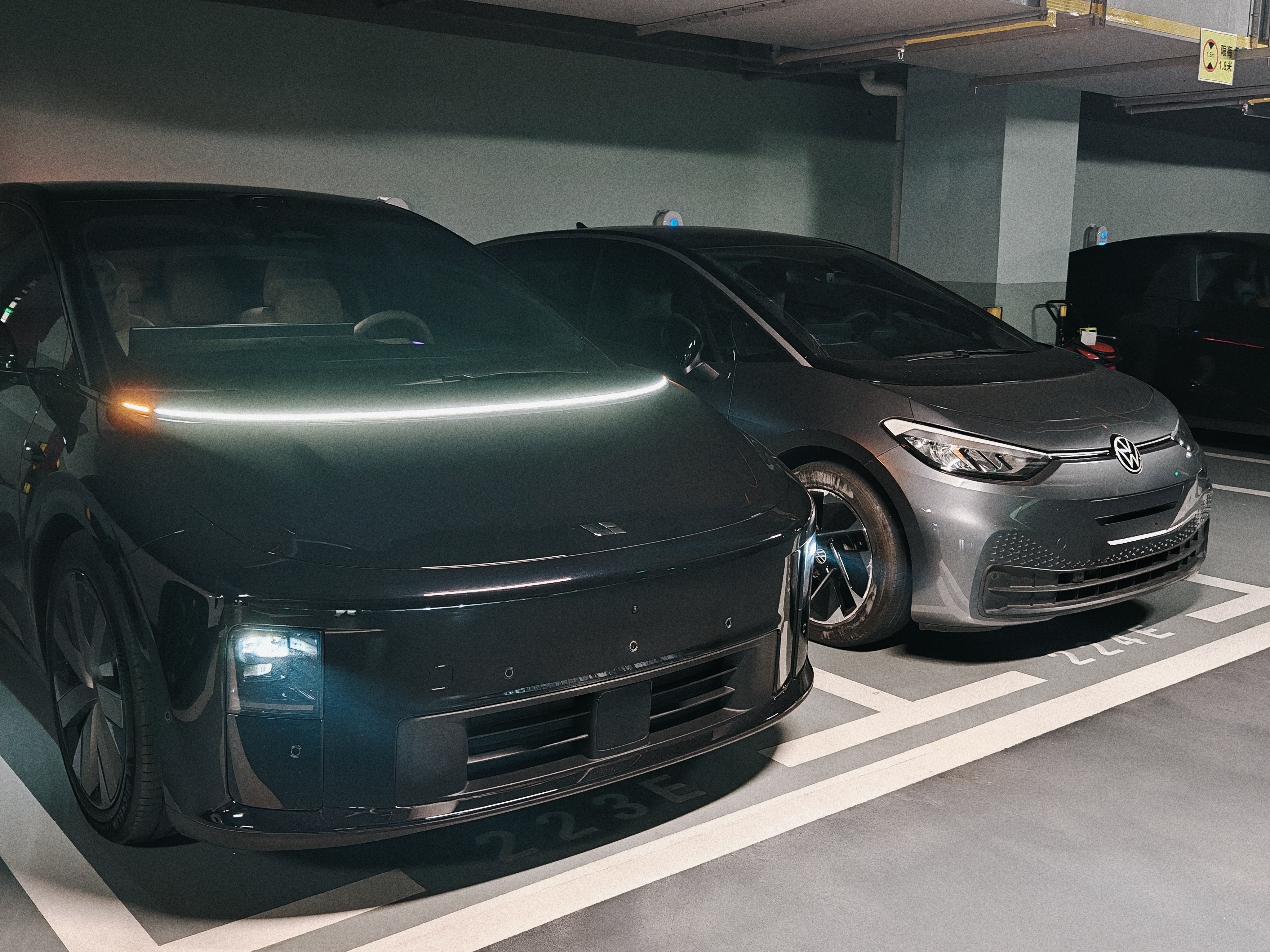 如果说 i系列还要再出一台小车的话大概率应该就是 ID3 这个样子毕竟都是四轮四