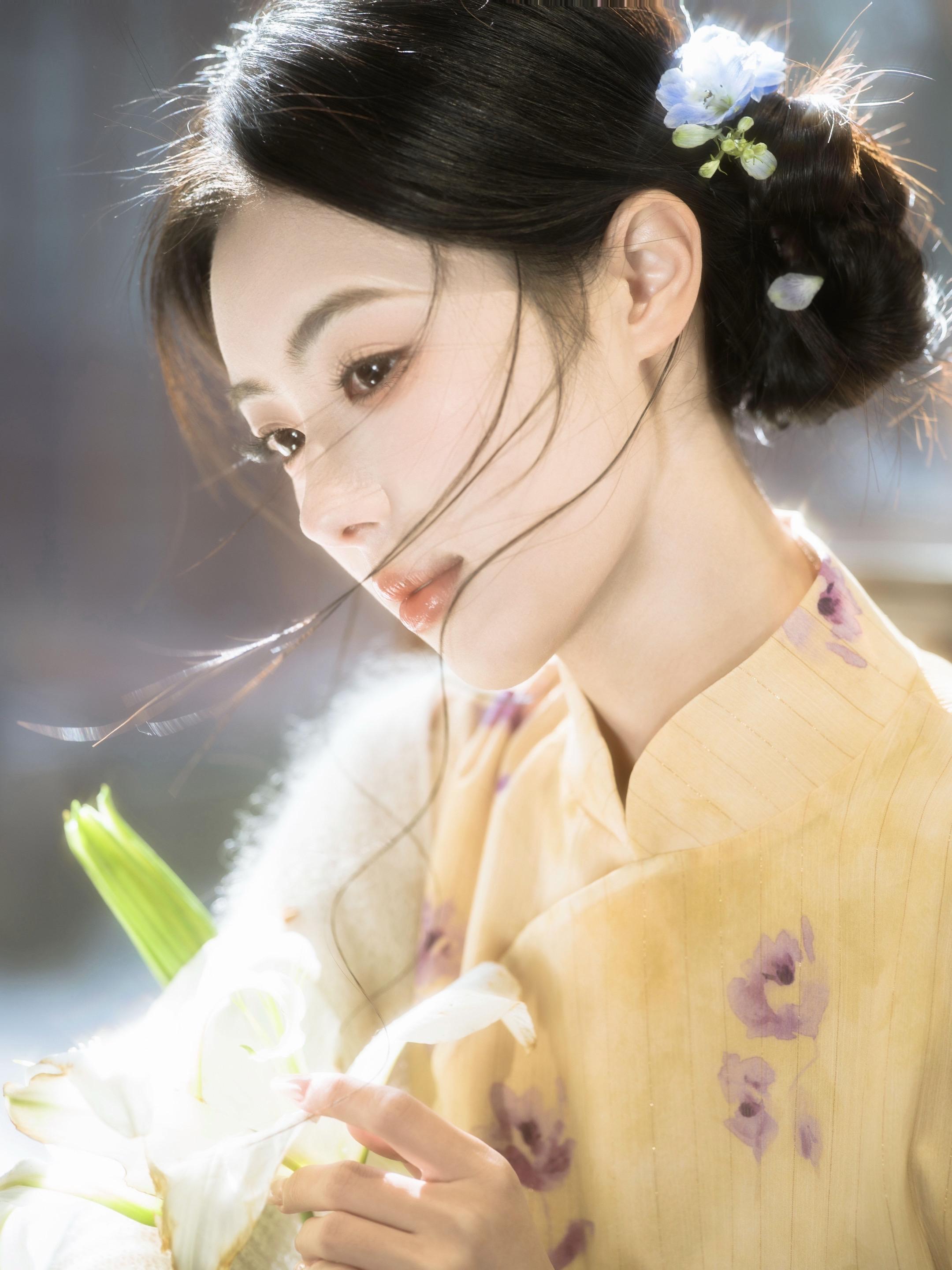 “你低头欲说还休”