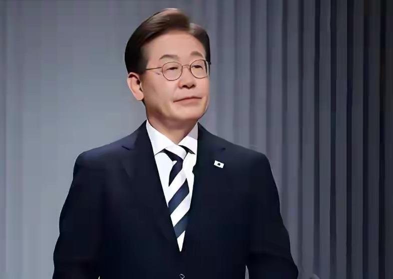 一句话惹的事！故意为难李在明
韩国议员的一句“挑衅”引发轩然大波。李在明刚访问中