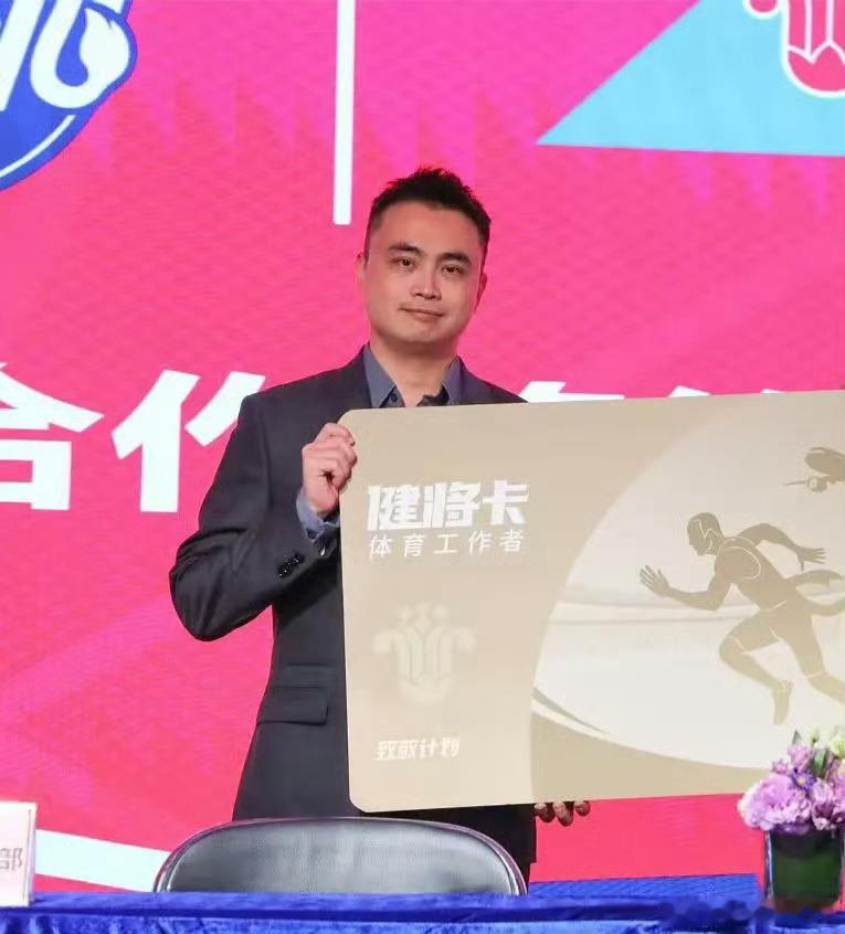 这都什么情况？前龙狮篮球总经理林葳起诉了广州龙狮篮球体育公司和龙狮篮球俱乐部，要