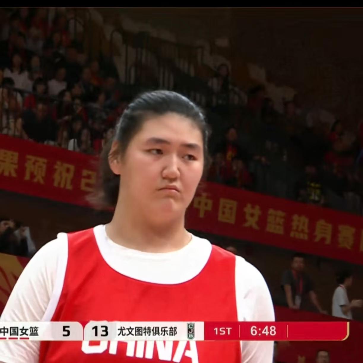 看了女篮热身赛后，受到了深刻的启示：张子宇要扛起内线大旗，任重而道远啊！如果她不