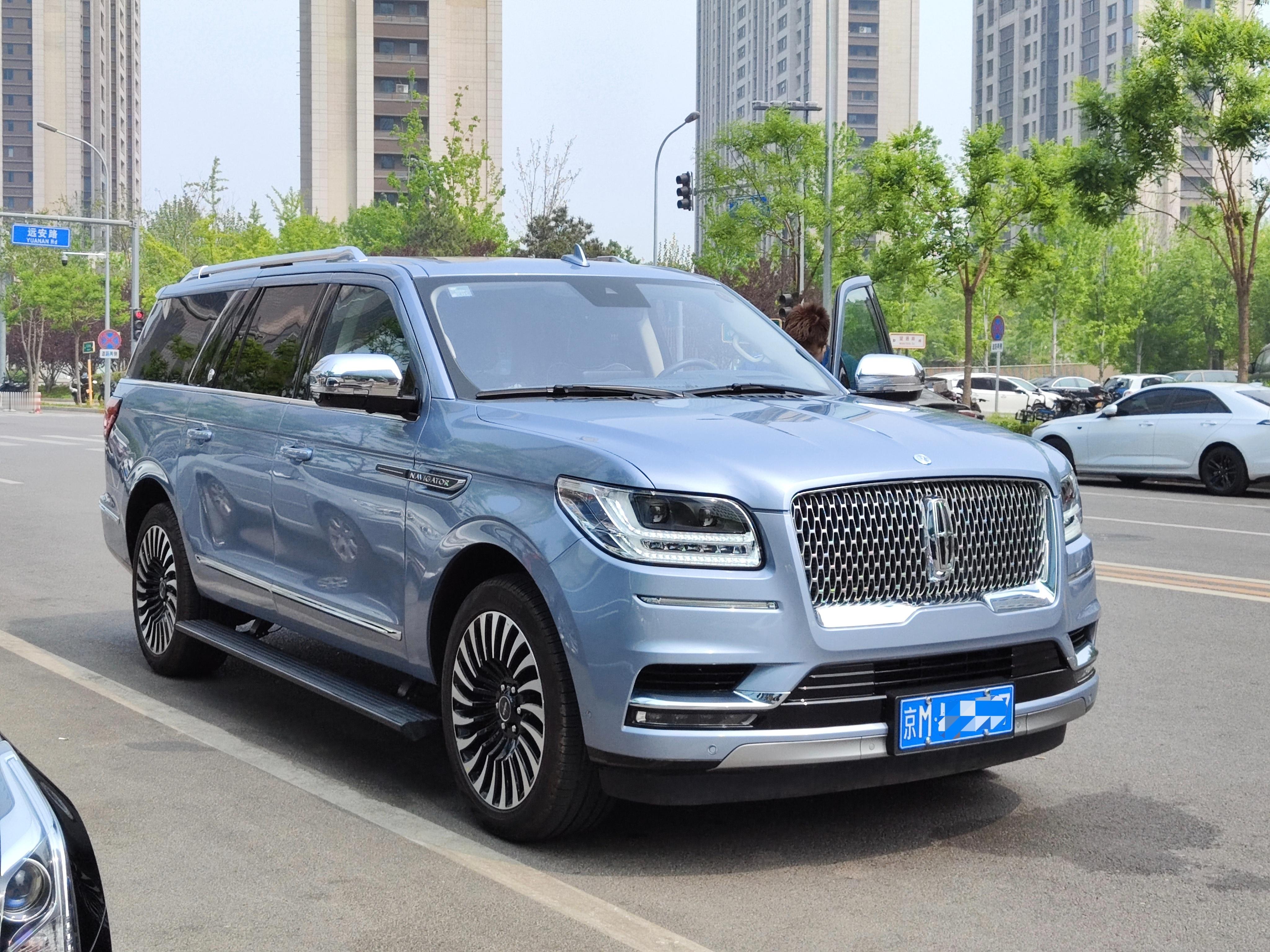 聊个有意思的，大家开过尺寸最大的车是什么车？我开过最大的车是长轴林肯领航员，车长