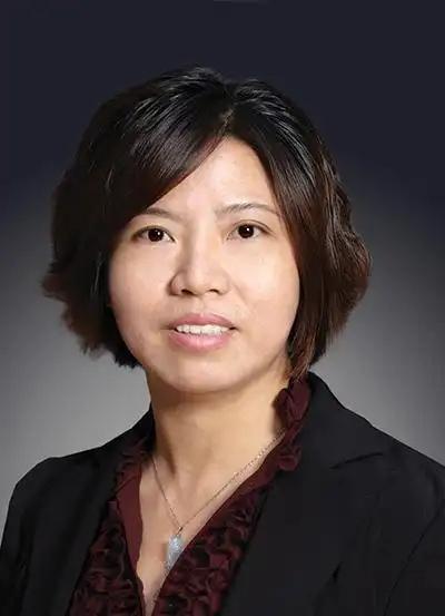 恒大几百号人进去了，她却能平安落地。何妙玲到底做对了什么？

2026年8月20