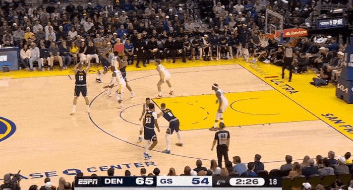 准的离谱！戈登百发百中半场独得25分！
在今天NBA常规赛掘金对阵勇士的第二节比
