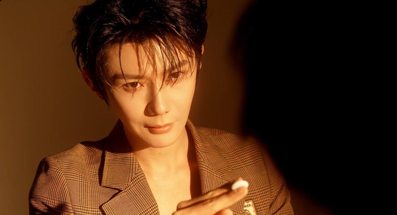 郝熠然超话   冬日限定  
截图 @WINK_MAG  视频集 
帖子微博正文