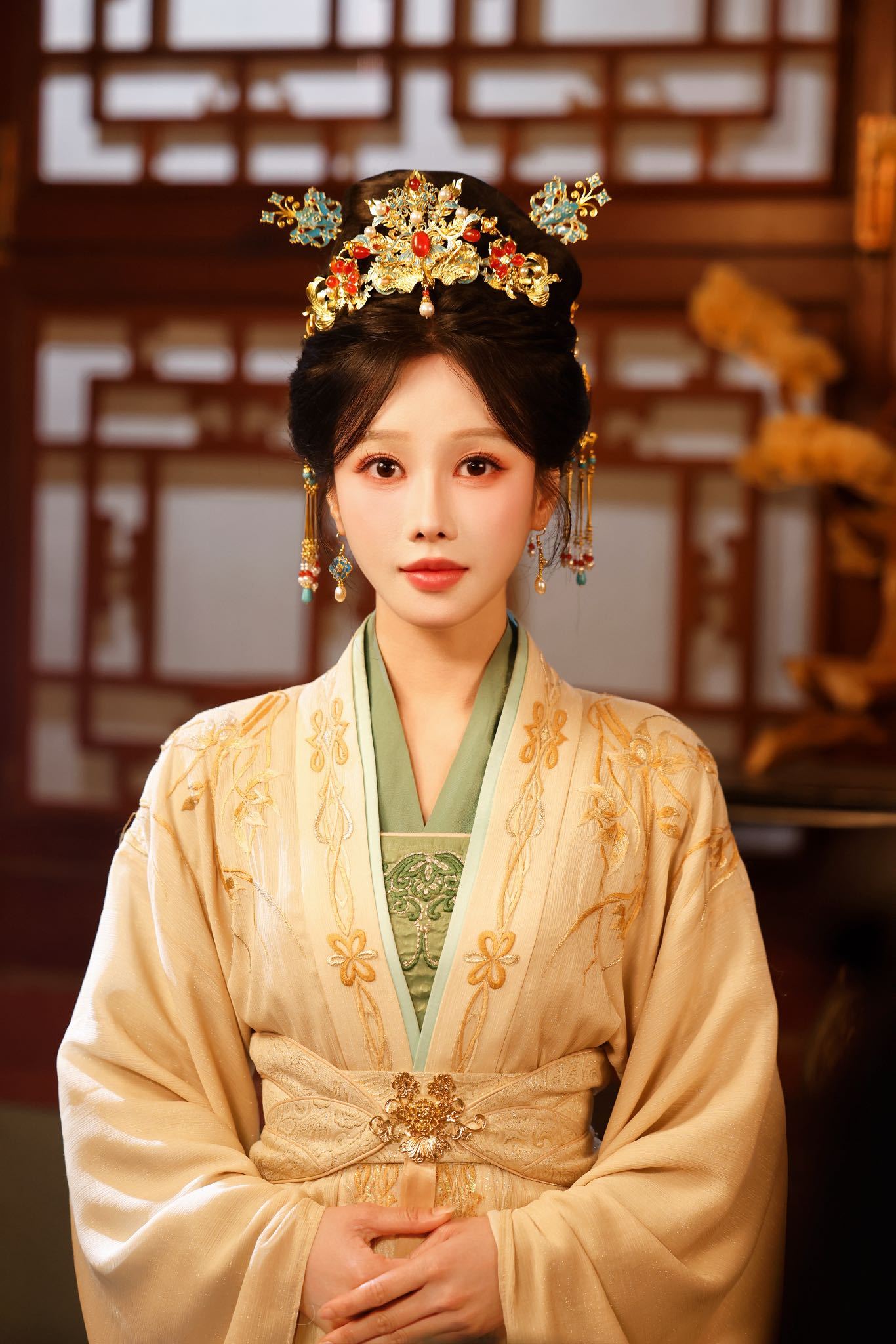 短剧女主演出了于文文的体面温果希剧里三幅面孔 在皇帝面前做小伏低，在对手面前翻云