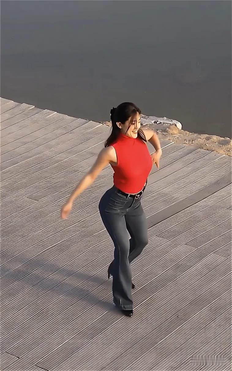 懂得都懂知足的❤️人更易❤️发现👀生活❤️小确幸。