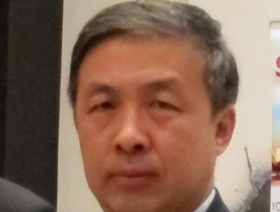 “中国现在向美国投降还来得及！再晚就要‘跪着’了，”几年前，中国专家马臣公开宣称