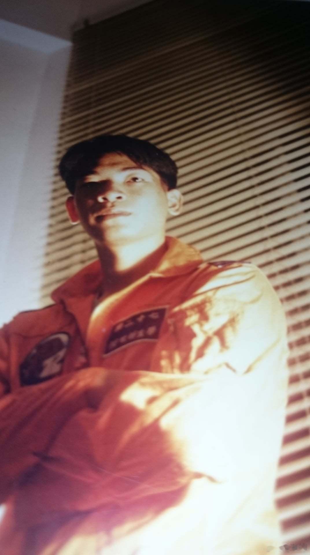 其實我也是有年輕的時候!! ​​​那個時候，我們稱自己是「中國空軍」。 ​​​