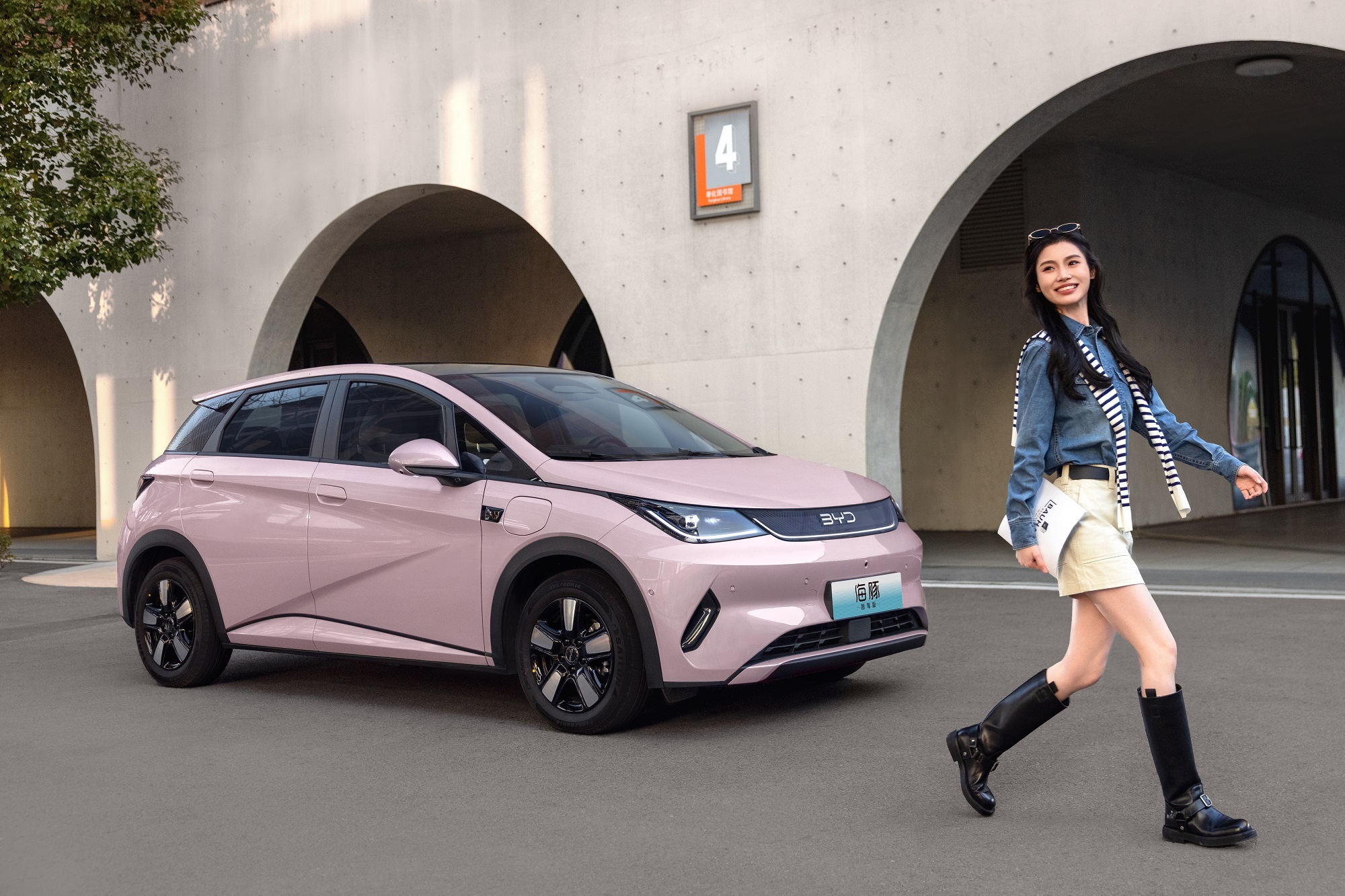 恭喜豚豚子！实现第一个百万销量目标，成为A0级轿车界的翘楚🎉作为21款海豚车主