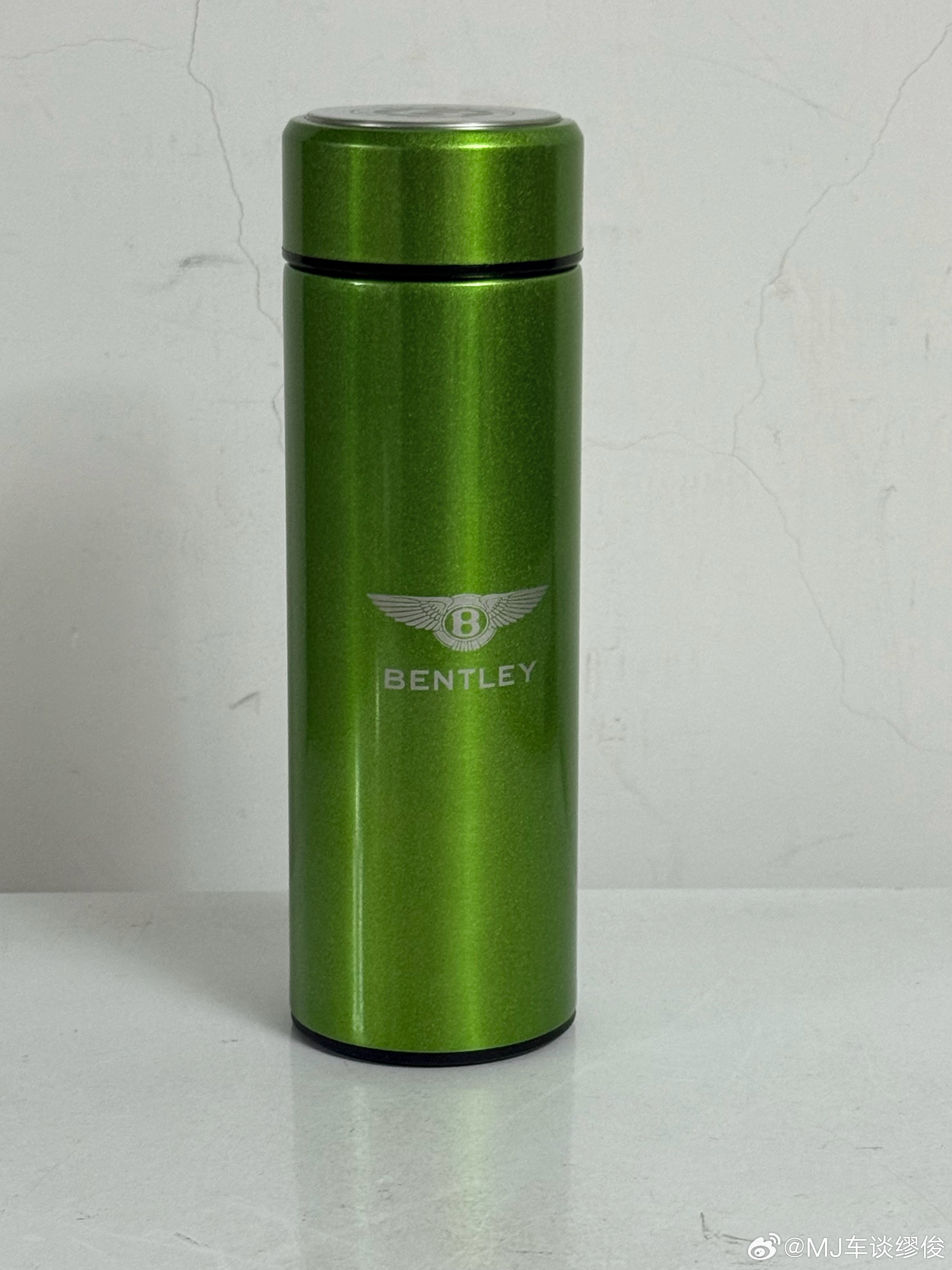 抽一个宾利保温杯，喜欢的朋友转发起来mj宠粉计划  抽奖详情