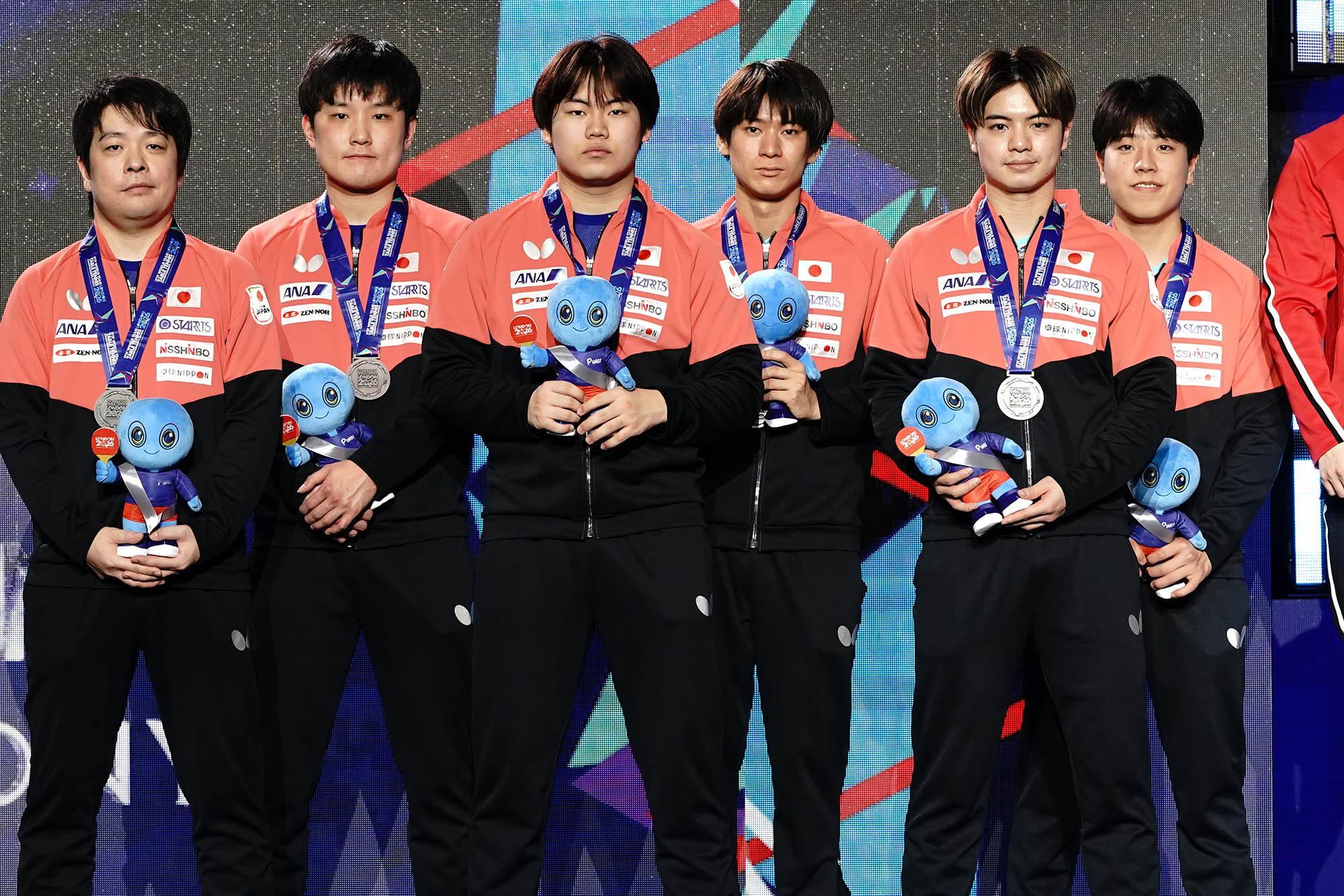 张本智和张本智和2026年伦敦世乒赛 🇯🇵日本男队时隔10年再次夺得银牌🥈