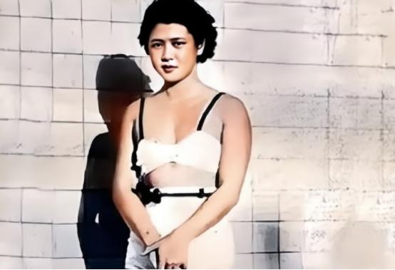 1937年，19岁“游泳皇后”杨秀琼结婚，她提出想避孕10年，丈夫爽快答应，不到
