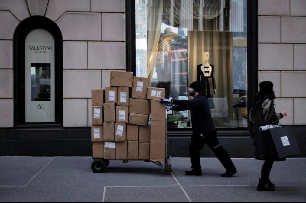 【欧盟作践自己：明年起取消"小额包裹"免税，数据显示近9成低额包裹来自中国】
 