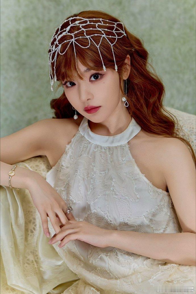 黄霄雲感恩粉丝助力出海 黄霄雲希望走向世界为华流争光她感恩粉丝的每一份助力，这份