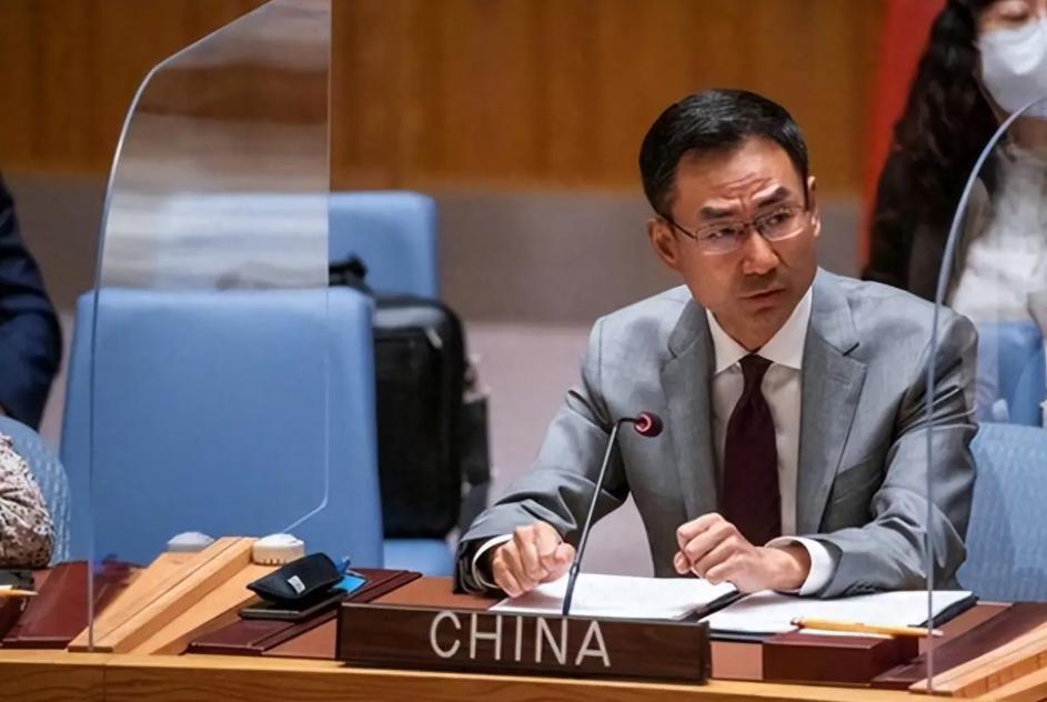 [月亮]联合国爆发激烈混战，耿爽罕见大骂美国：美方应该感到羞愧、耻辱。
 
在7