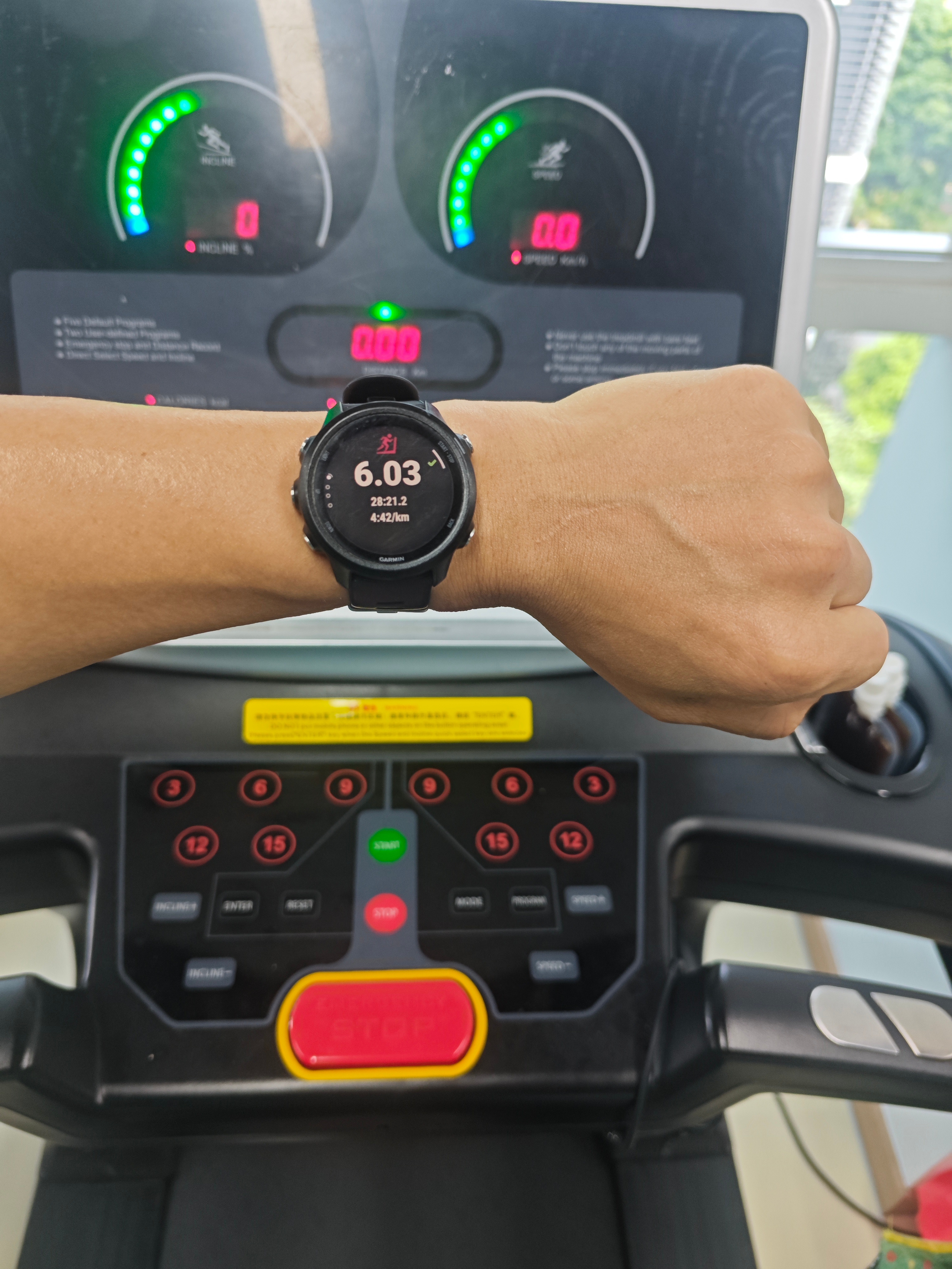 日常跑步，11+6Km；原本计划早起去晨跑，结果一觉睡醒就该去上班了；睡眠倒是好