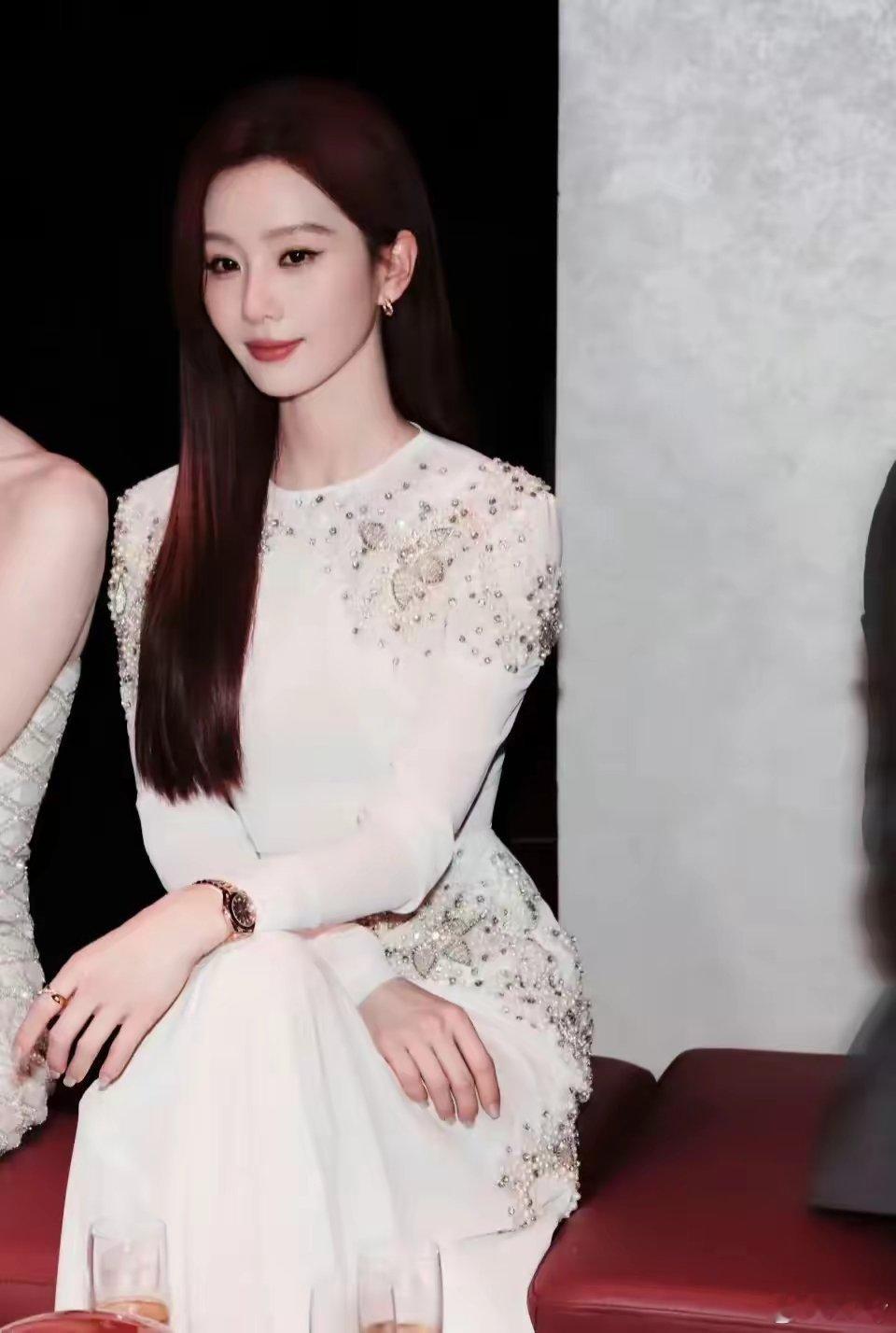 刘诗诗红发造型美出新高度，尽显东方女神魅力 好美 好有气质 ​​​