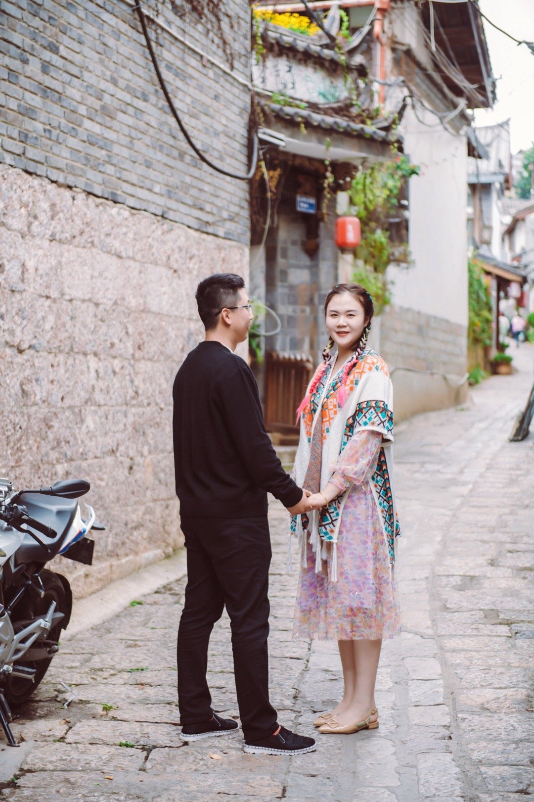 带家人朋友来丽江大理玩好八天七晚 既可以在丽江古城漫步 可以去茶马古道走走 又可