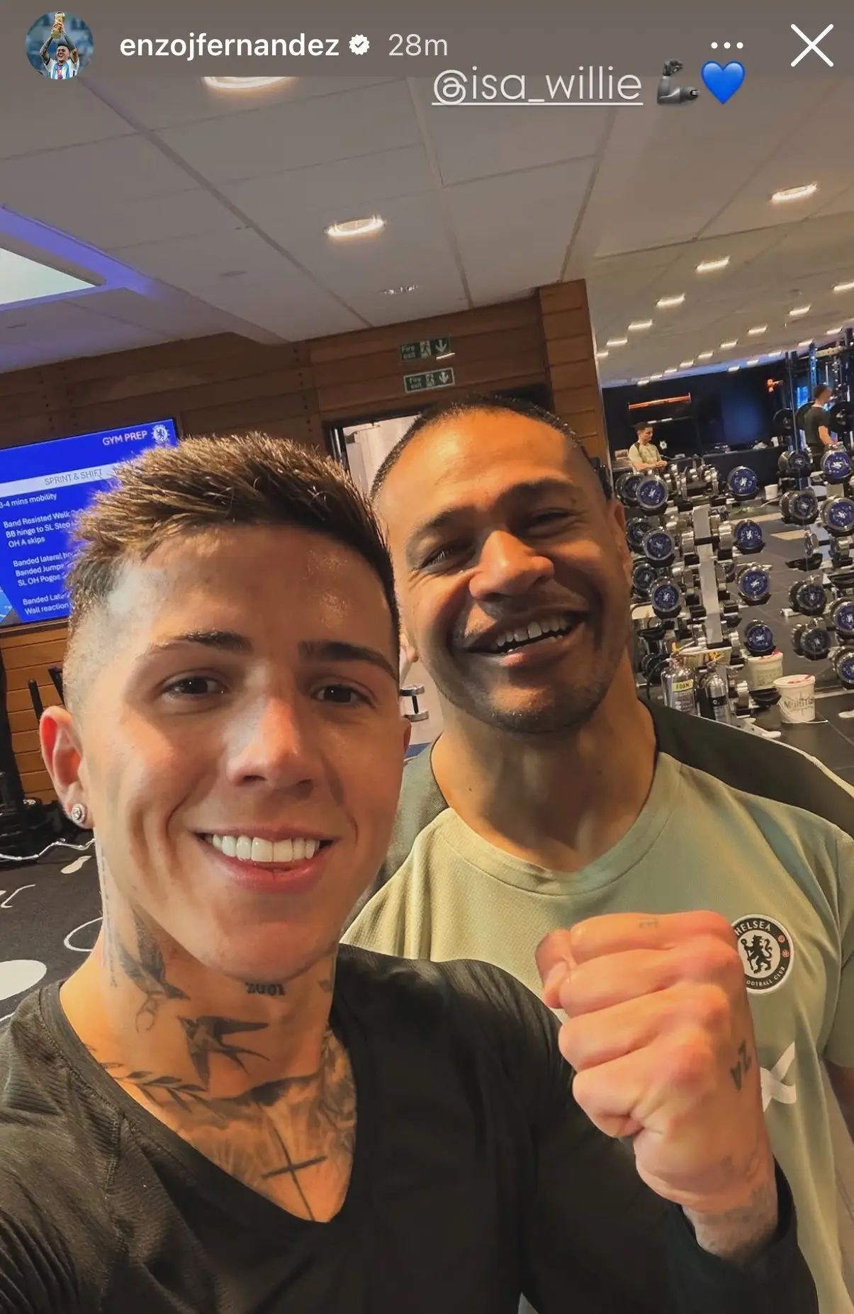 心态无敌！笑容满面！恩佐更新社媒，晒出了自己个人在健身房锻炼照片。此前，切尔西主