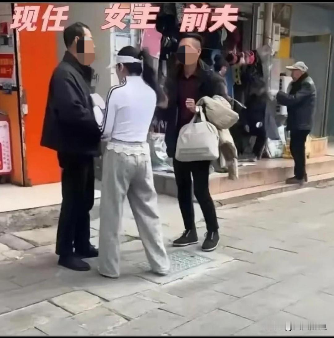 你见过带“原配”抓“小三”的吗？河南这女的就干了！一女的婚内出轨被抓，干脆利索踹