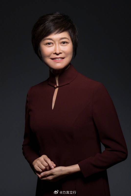 敬一丹、水均益、白岩松等主持人在央视的年代，可以说是开创了《焦点访谈》的黄金时代