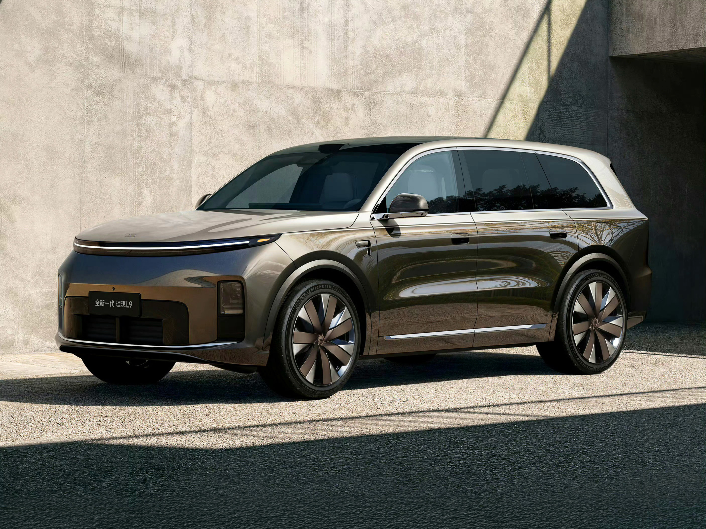 至此，60万以内配备全主动悬架的车型有两款了55.98万元的理想L9 Livis