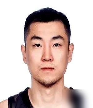 2500万转会费，600万顶薪，就换来个场均8.7分的后卫？你要是只看数据，那你